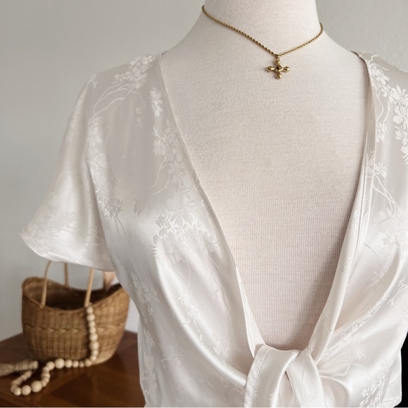 SILKY OFF-WHITE FRONT TIE SHORT SLEEVE BLOUSE #0362 - Picture 3 of 6